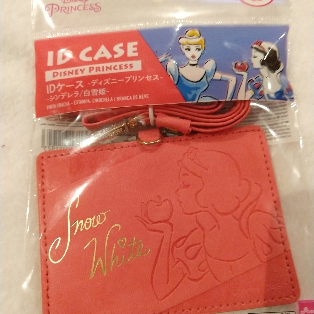 Disney Snow White ID holder